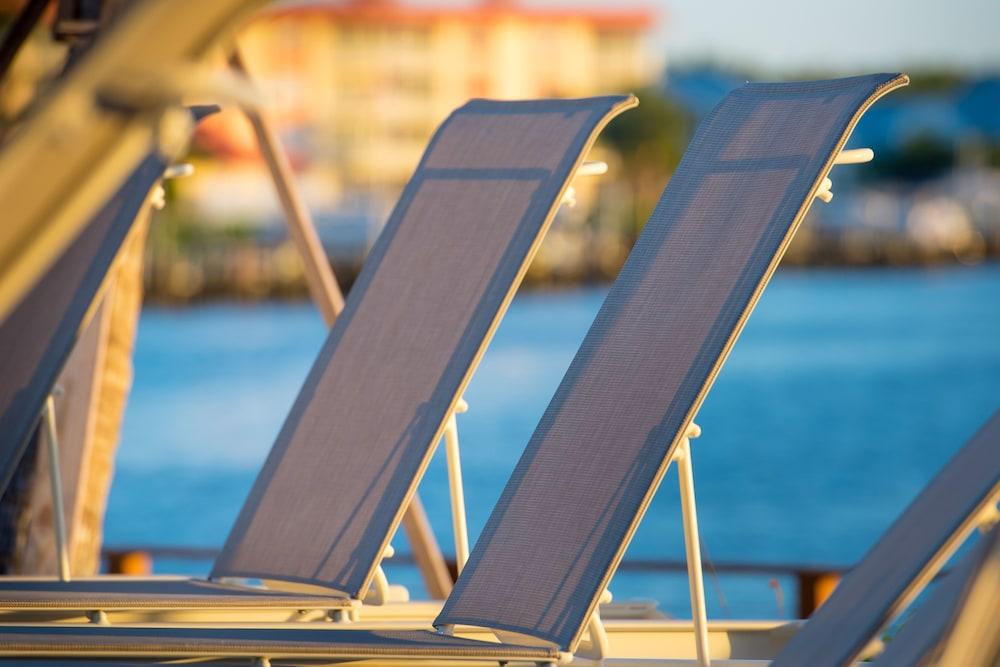 Готель Hyatt House Naples 5Th Avenue Екстер'єр фото