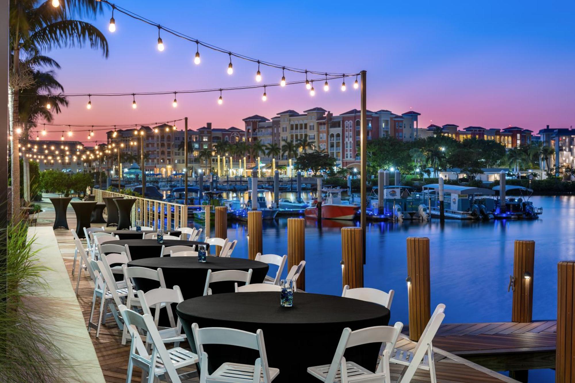 Готель Hyatt House Naples 5Th Avenue Екстер'єр фото
